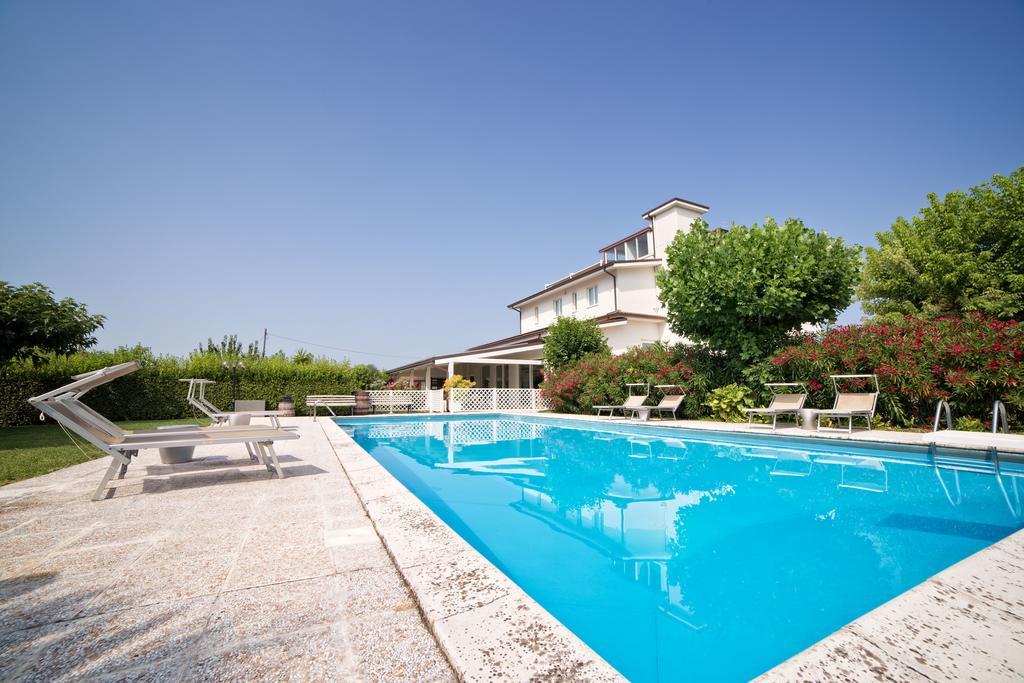 Hotel Country House La Radice Civitanova Marche Dış mekan fotoğraf